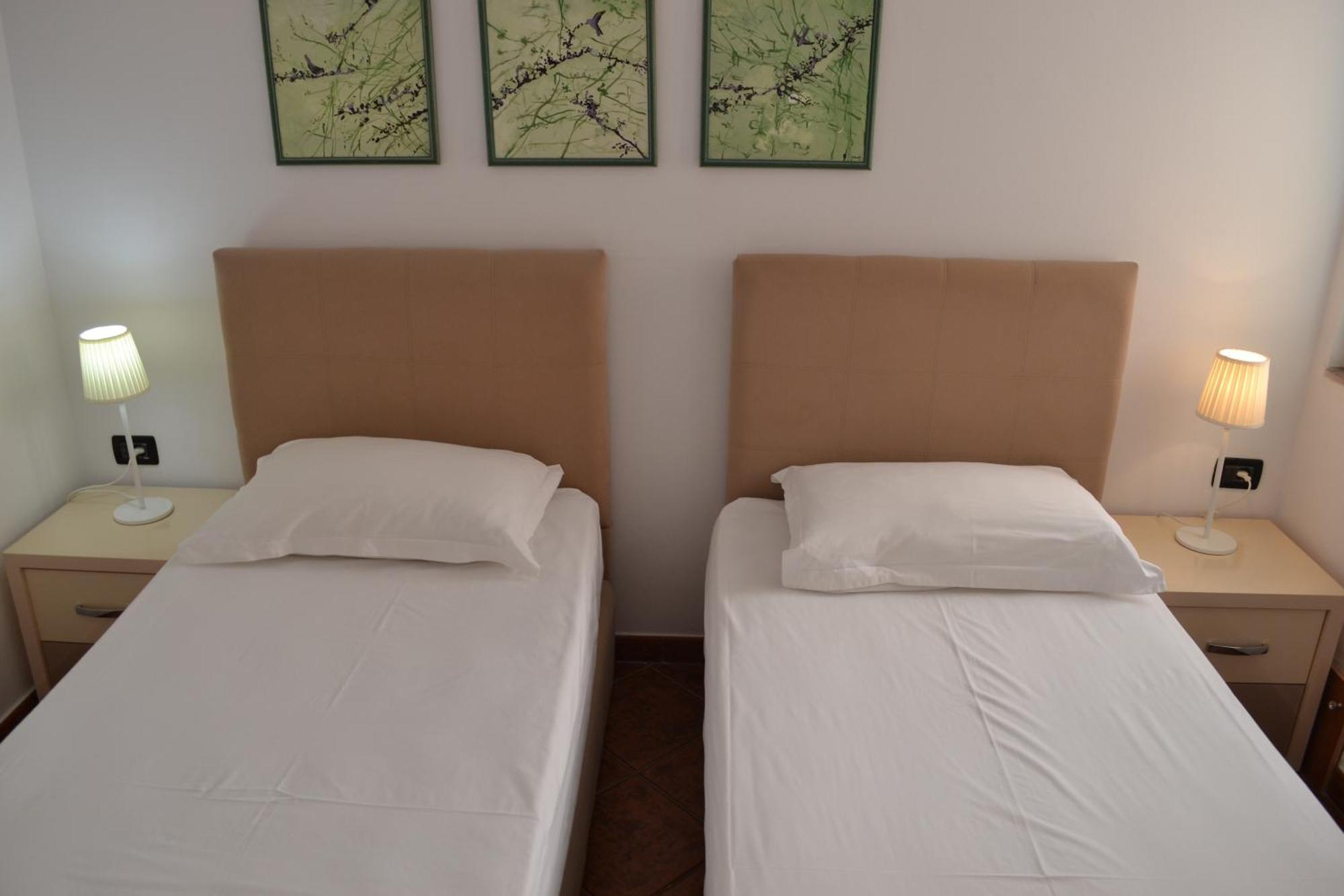 Central 5 Bedrooms Apartment Partial Seaview Vlorë Extérieur photo