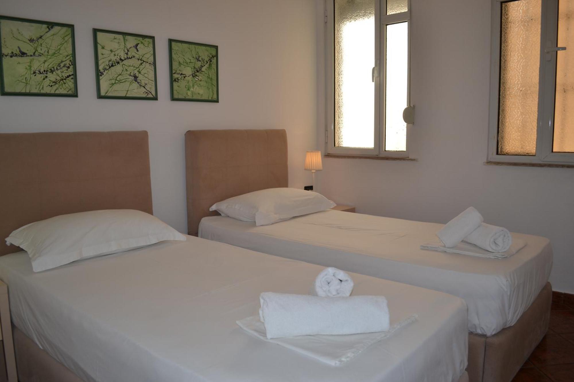 Central 5 Bedrooms Apartment Partial Seaview Vlorë Extérieur photo