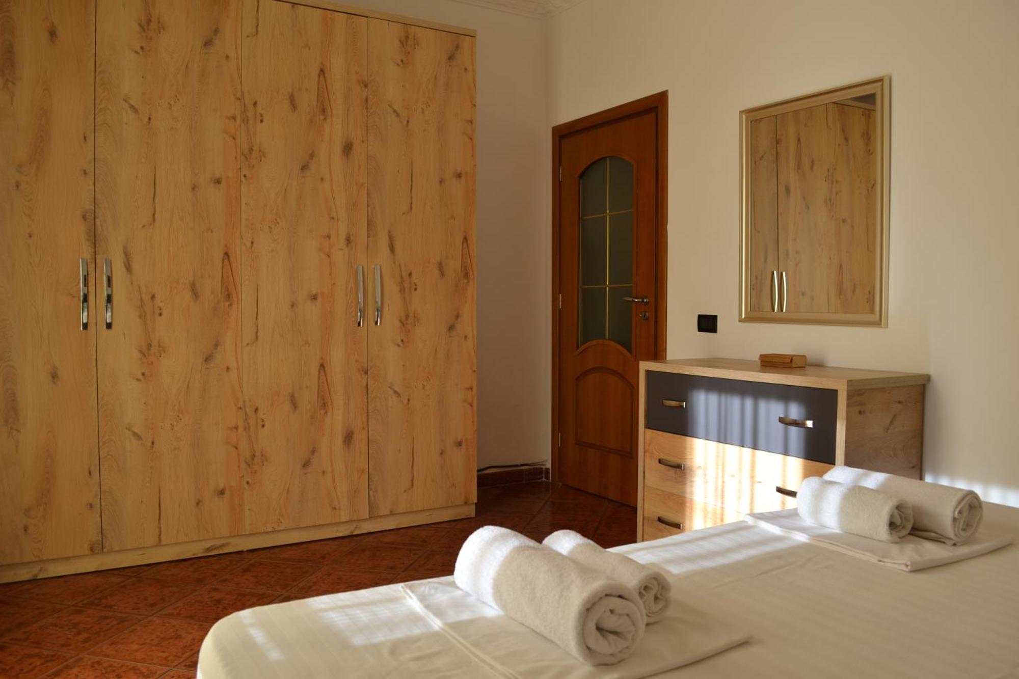 Central 5 Bedrooms Apartment Partial Seaview Vlorë Extérieur photo