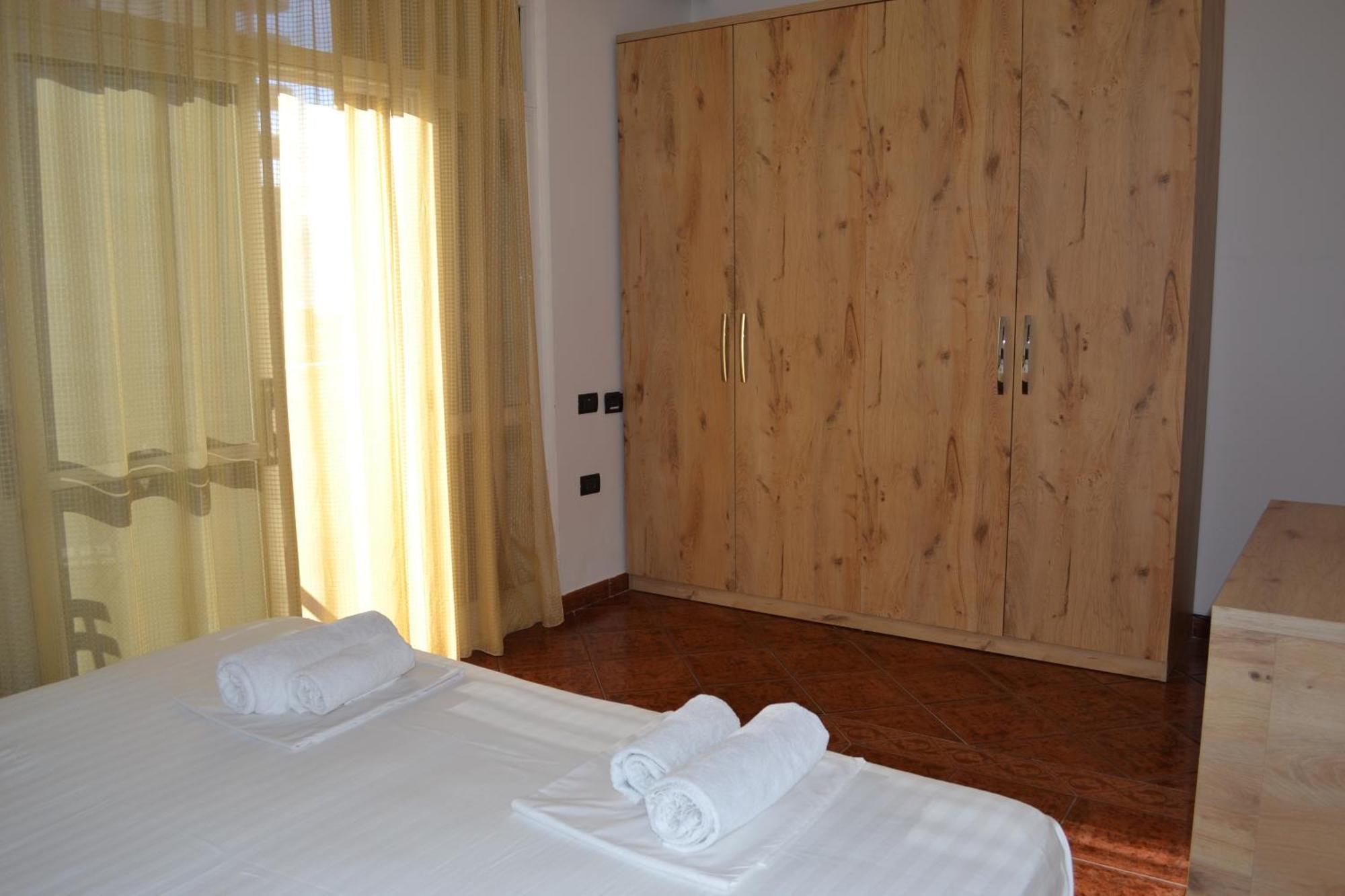 Central 5 Bedrooms Apartment Partial Seaview Vlorë Extérieur photo