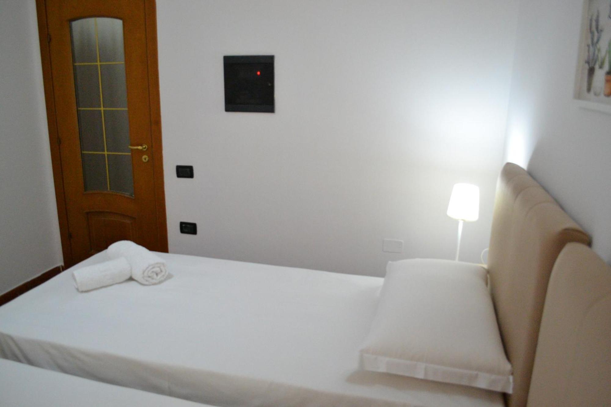 Central 5 Bedrooms Apartment Partial Seaview Vlorë Extérieur photo
