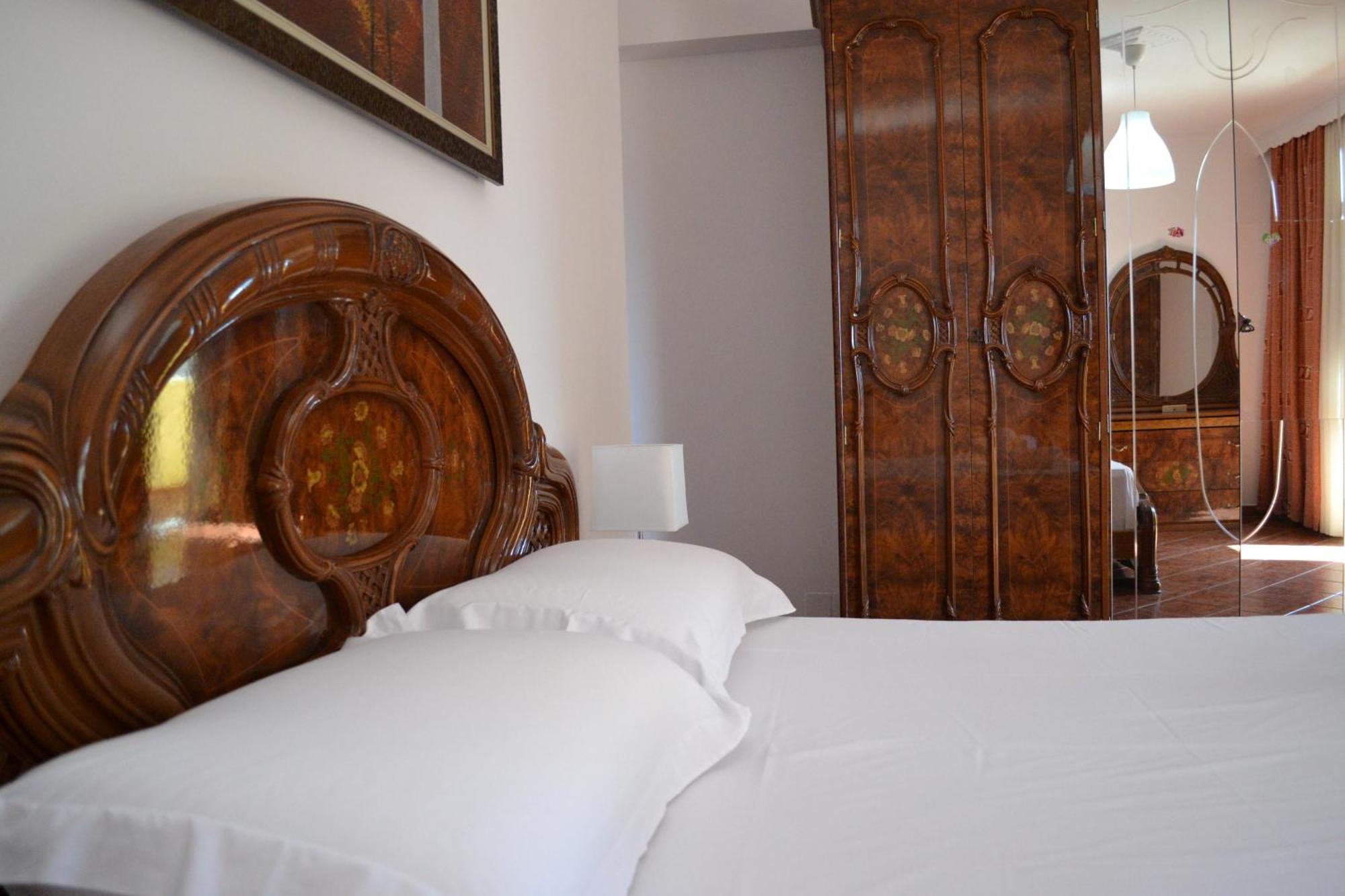 Central 5 Bedrooms Apartment Partial Seaview Vlorë Extérieur photo